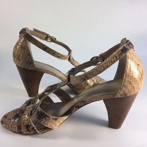 Tahari Snakeskin Print Leather Strappy Heel 8.5 M
